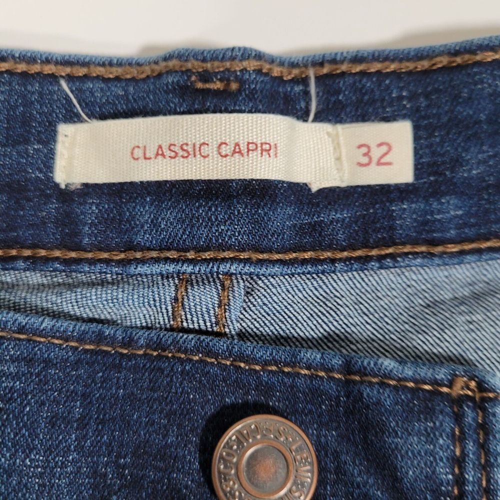 Levi's Classic Capri Jeans - Women's Blue Denim Straight Leg Comfort Fit Size 32 - Picture 3 of 11